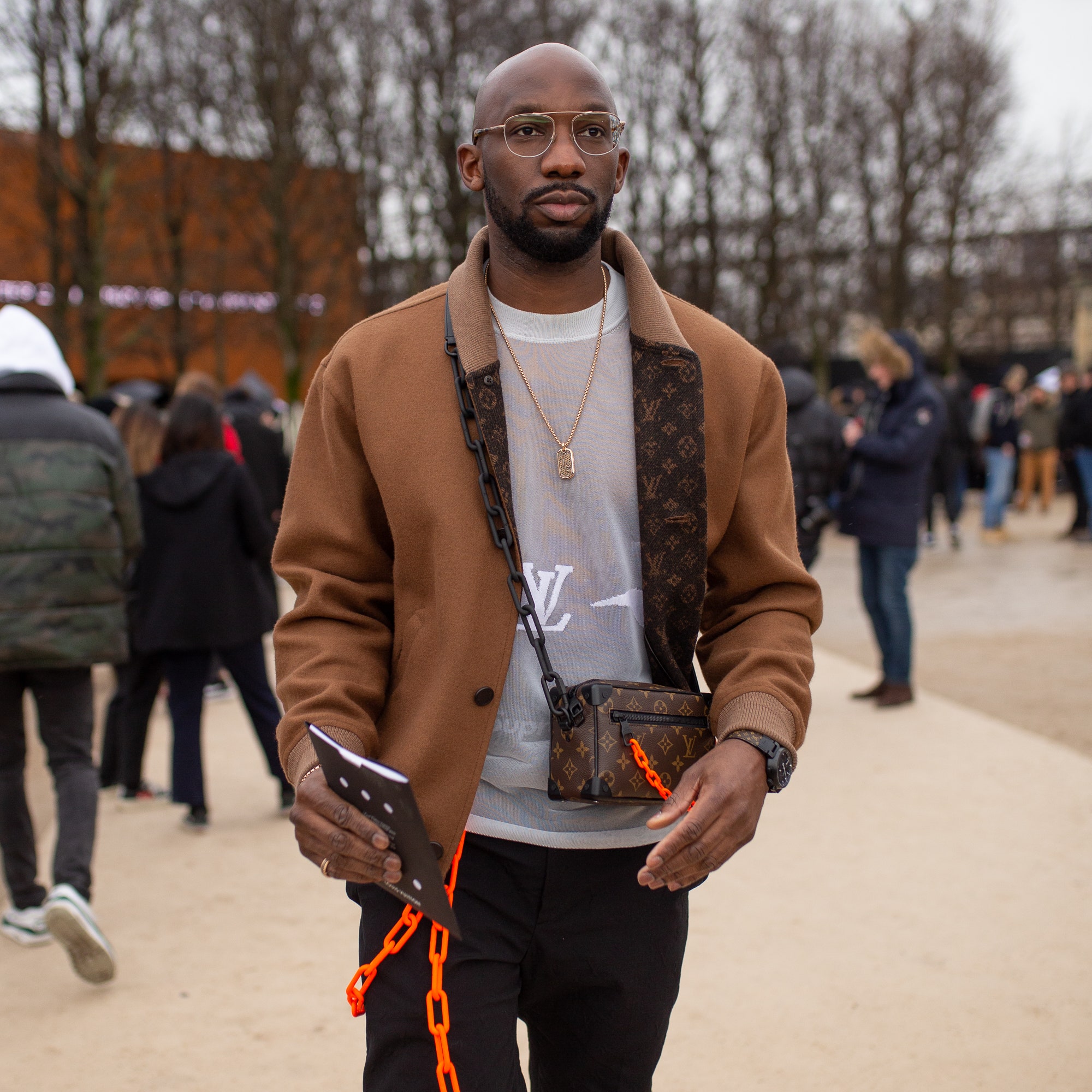 Bolsos Hombre: Encuentra las Mejores Décimas para Complementar tu Estilo Masculino